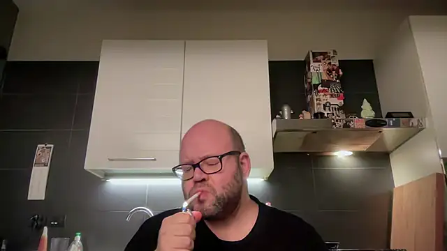 Snapshot of theitalianbear chatting on 11/07/25, 03:28 theitalianbear online show from 11/07/25, 03:28