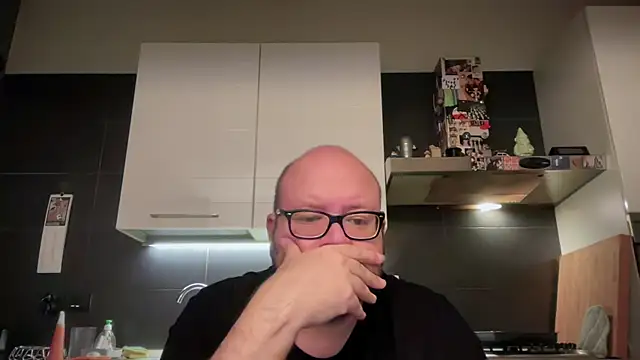 Snapshot of theitalianbear chatting on 11/08/25, 03:50 theitalianbear online show from 11/08/25, 03:50