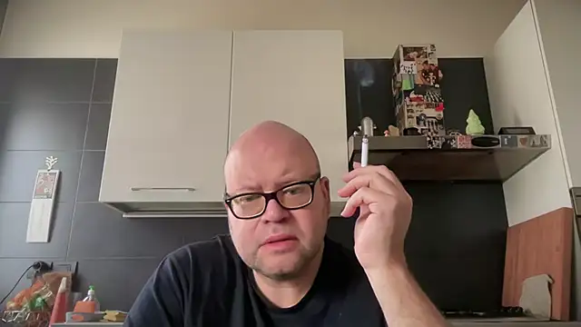 Snapshot of theitalianbear chatting on 11/16/25, 10:32 theitalianbear online show from 11/16/25, 10:32