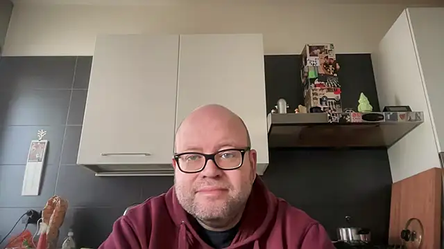 Snapshot of theitalianbear chatting on 11/20/25, 01:22 theitalianbear online show from 11/20/25, 01:22