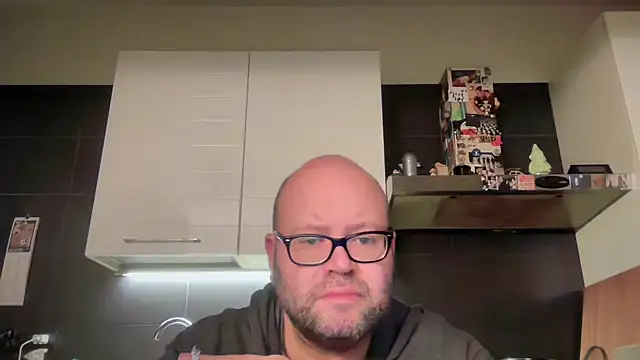 Snapshot of theitalianbear chatting on 11/27/25, 05:09 theitalianbear online show from 11/27/25, 05:09