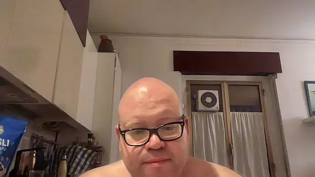 Snapshot of theitalianbear chatting on 05/22/26, 02:51 theitalianbear online show from 05/22/26, 02:51