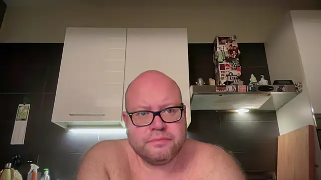 Snapshot of theitalianbear chatting on 05/28/26, 02:09 theitalianbear online show from 05/28/26, 02:09