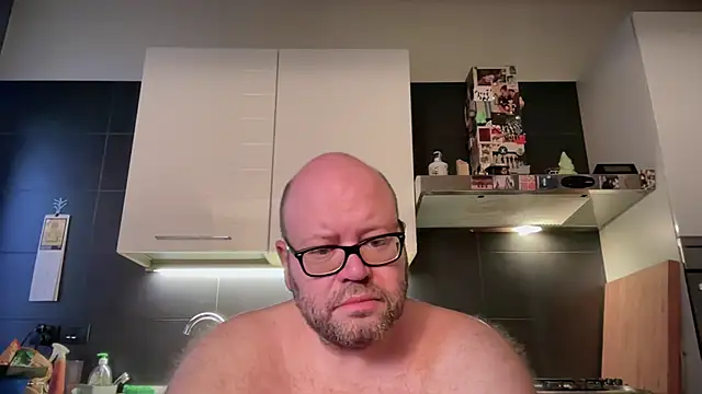Snapshot of theitalianbear chatting on 07/04/26, 03:24 theitalianbear online show from 07/04/26, 03:24