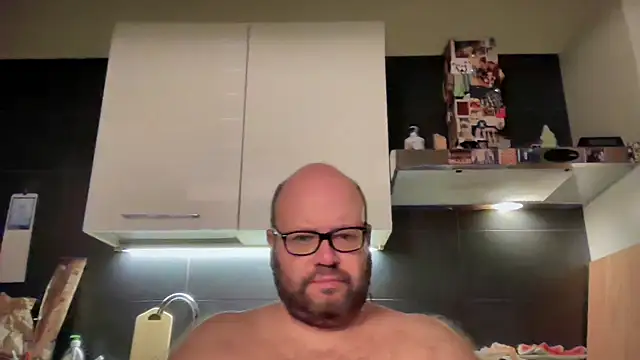 Snapshot of theitalianbear chatting on 07/16/26, 01:33 theitalianbear online show from 07/16/26, 01:33