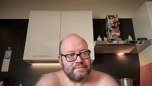 Snapshot of theitalianbear chatting on 07/19/26, 09:24 theitalianbear online show from 07/19/26, 09:24