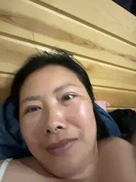 Snapshot of linlin-717 chatting on 07/31/26, 01:21 linlin-717 online show from 07/31/26, 01:21