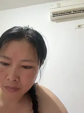 Snapshot of linlin-717 chatting on 08/04/26, 11:46 linlin-717 online show from 08/04/26, 11:46