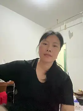 Snapshot of linlin-717 chatting on 08/07/26, 11:34 linlin-717 online show from 08/07/26, 11:34