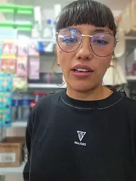 Snapshot of Cute_hollywood1 chatting on 08/01/26, 12:26 Cute hollywood1 online show from 08/01/26, 12:26