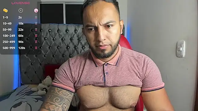 Snapshot of mrloganfuck1 chatting on 03/22/26, 05:33 mrloganfuck1 online show from 03/22/26, 05:33