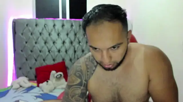 Snapshot of mrloganfuck1 chatting on 03/23/26, 05:11 mrloganfuck1 online show from 03/23/26, 05:11