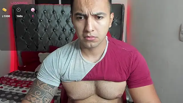 Snapshot of mrloganfuck1 chatting on 04/22/26, 05:54 mrloganfuck1 online show from 04/22/26, 05:54