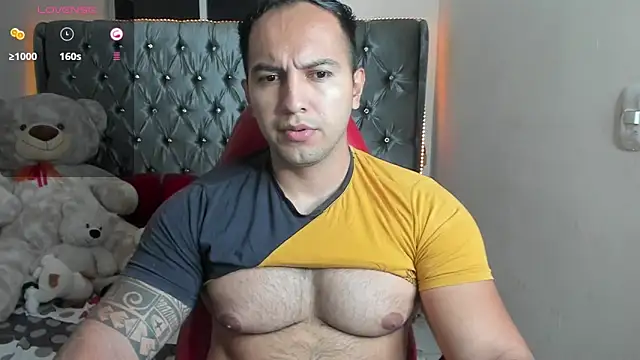 Snapshot of mrloganfuck1 chatting on 05/02/26, 06:40 mrloganfuck1 online show from 05/02/26, 06:40
