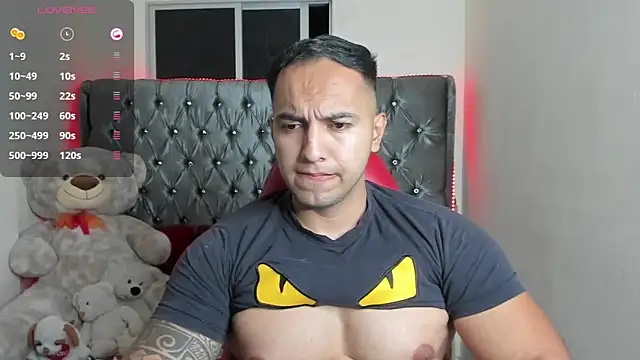 Snapshot of mrloganfuck1 chatting on 05/05/26, 06:54 mrloganfuck1 online show from 05/05/26, 06:54