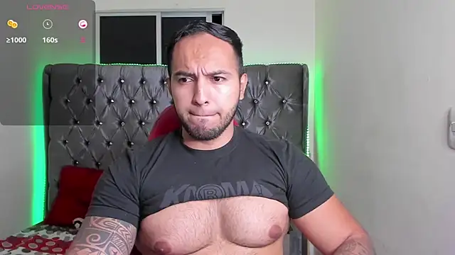 Snapshot of mrloganfuck1 chatting on 06/01/26, 06:15 mrloganfuck1 online show from 06/01/26, 06:15