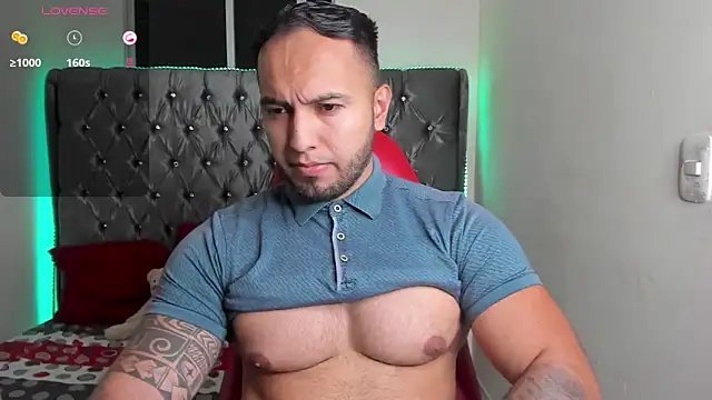 Snapshot of mrloganfuck1 chatting on 06/16/26, 05:54 mrloganfuck1 online show from 06/16/26, 05:54