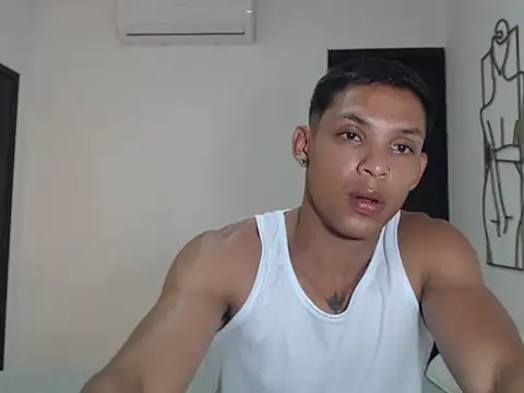 Snapshot of braddhott_ chatting on 08/01/26, 09:25 braddhott online show from 08/01/26, 09:25