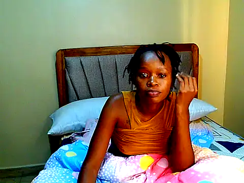 Snapshot of Maishababy chatting on 07/28/26, 01:21 Maishababy online show from 07/28/26, 01:21