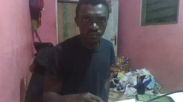 Snapshot of blakkvirus chatting on 10/15/25, 04:23 blakkvirus online show from 10/15/25, 04:23