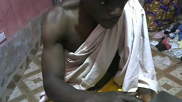 Snapshot of blakkvirus chatting on 10/24/25, 01:46 blakkvirus online show from 10/24/25, 01:46