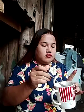 Snapshot of Andrea0414 chatting on 12/11/24, 12:23 Andrea0414 online show from 12/11/24, 12:23