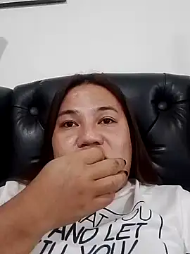 Snapshot of Andrea0414 chatting on 01/14/25, 06:13 Andrea0414 online show from 01/14/25, 06:13