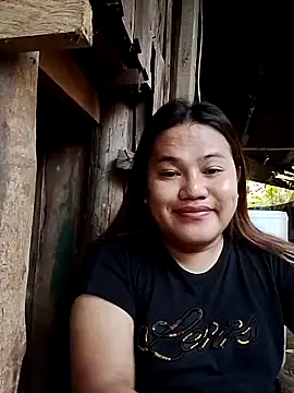 Snapshot of Andrea0414 chatting on 03/17/25, 10:28 Andrea0414 online show from 03/17/25, 10:28