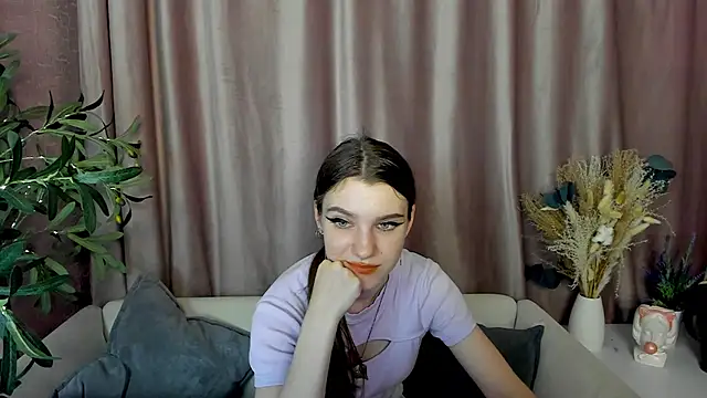 Snapshot of JadeDino chatting on 08/05/26, 10:29 JadeDino online show from 08/05/26, 10:29