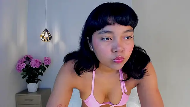 Snapshot of Seraphine_valls chatting on 08/05/26, 12:08 Seraphine valls online show from 08/05/26, 12:08