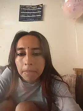 Snapshot of LunyLux chatting on 08/05/26, 05:05 LunyLux online show from 08/05/26, 05:05
