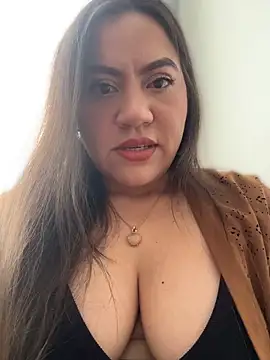 Snapshot of Bella_Pascualina chatting on 08/05/26, 10:33 Bella Pascualina online show from 08/05/26, 10:33