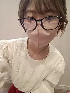 Snapshot of sakioshiri chatting on 08/04/26, 03:47 sakioshiri online show from 08/04/26, 03:47