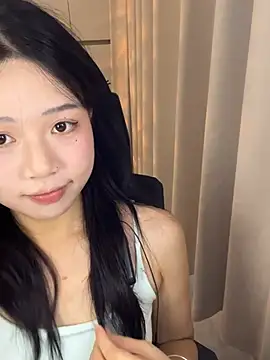 Snapshot of Sweet___ chatting on 08/03/26, 01:49 Sweet online show from 08/03/26, 01:49