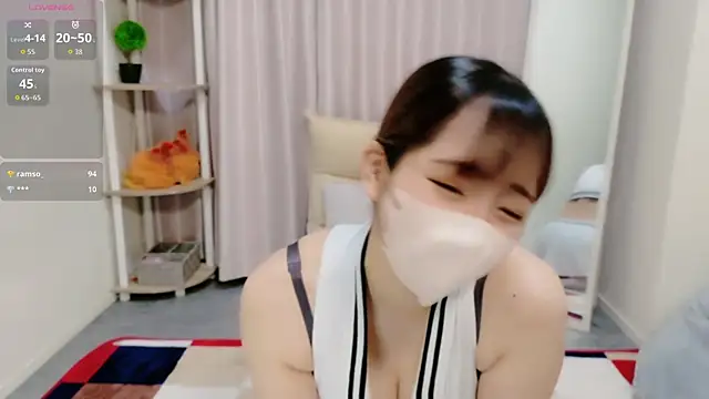 Snapshot of moeka- chatting on 08/05/26, 10:07 moeka- online show from 08/05/26, 10:07