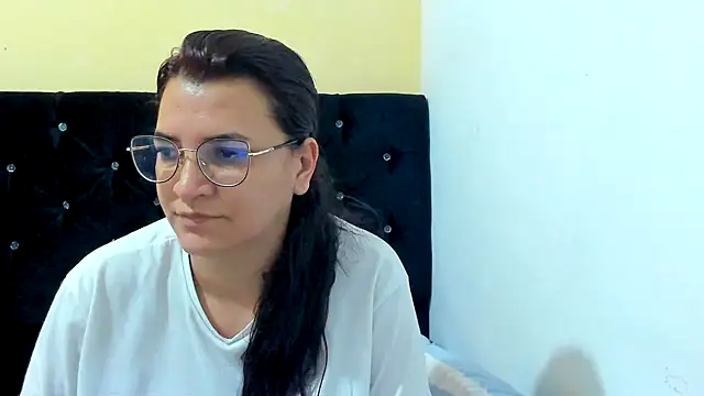 MARILYN GARCIA online show from 12/31/24, 12:04