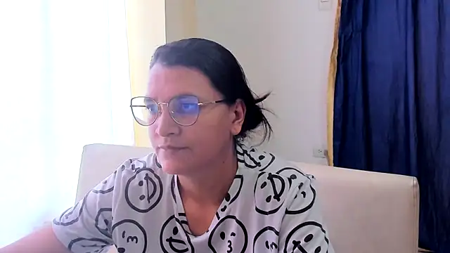 MARILYN GARCIA online show from 02/19/25, 05:49