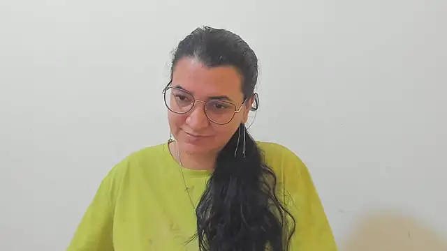 Snapshot of MARILYN_GARCIA chatting on 12/20/25, 02:02 MARILYN GARCIA online show from 12/20/25, 02:02