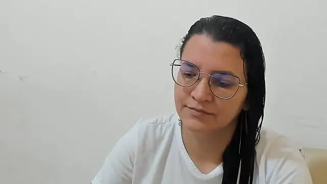 Snapshot of MARILYN_GARCIA chatting on 01/11/26, 04:12 MARILYN GARCIA online show from 01/11/26, 04:12