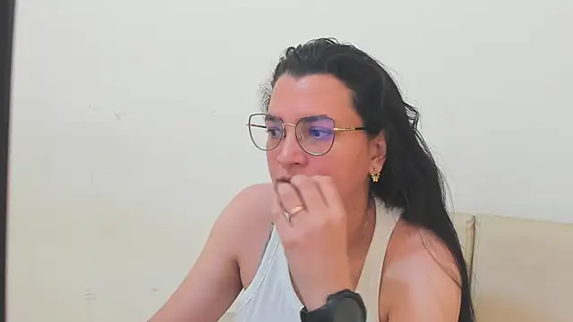 Snapshot of MARILYN_GARCIA chatting on 03/08/26, 05:39 MARILYN GARCIA online show from 03/08/26, 05:39