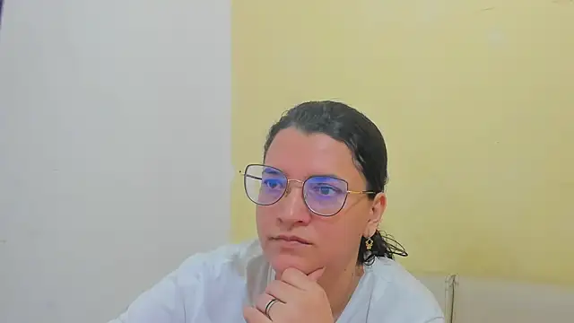 Snapshot of MARILYN_GARCIA chatting on 04/01/26, 01:12 MARILYN GARCIA online show from 04/01/26, 01:12