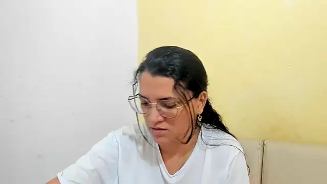 Snapshot of MARILYN_GARCIA chatting on 04/01/26, 01:41 MARILYN GARCIA online show from 04/01/26, 01:41