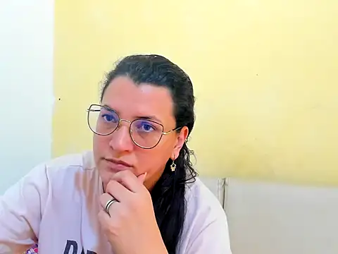 Snapshot of MARILYN_GARCIA chatting on 04/07/26, 03:45 MARILYN GARCIA online show from 04/07/26, 03:45