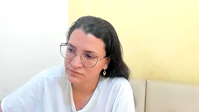 Snapshot of MARILYN_GARCIA chatting on 04/11/26, 04:33 MARILYN GARCIA online show from 04/11/26, 04:33