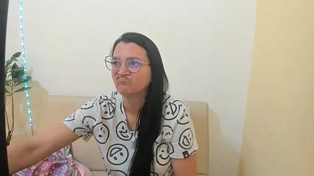 Snapshot of MARILYN_GARCIA chatting on 04/22/26, 04:08 MARILYN GARCIA online show from 04/22/26, 04:08