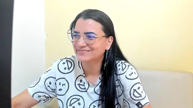 Snapshot of MARILYN_GARCIA chatting on 04/25/26, 03:42 MARILYN GARCIA online show from 04/25/26, 03:42