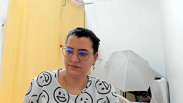 Snapshot of MARILYN_GARCIA chatting on 05/26/26, 05:53 MARILYN GARCIA online show from 05/26/26, 05:53