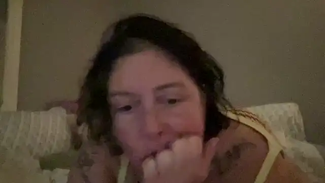 Snapshot of pegggysue69 chatting on 08/06/26, 01:40 pegggysue69 online show from 08/06/26, 01:40