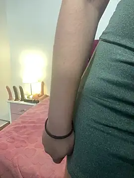 Snapshot of shara_ chatting on 01/23/25, 04:41 shara online show from 01/23/25, 04:41