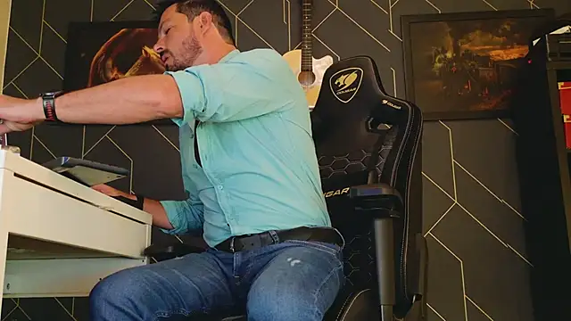 ChrisKox online show from 03/11/25, 05:27